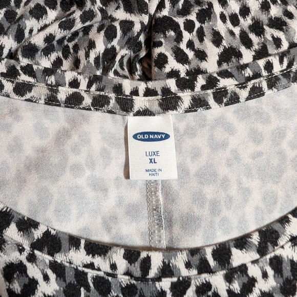 Old Navy Women's Luxe Gray Black White Leopard Print Sleeveless Top Size XL - Picture 5 of 6